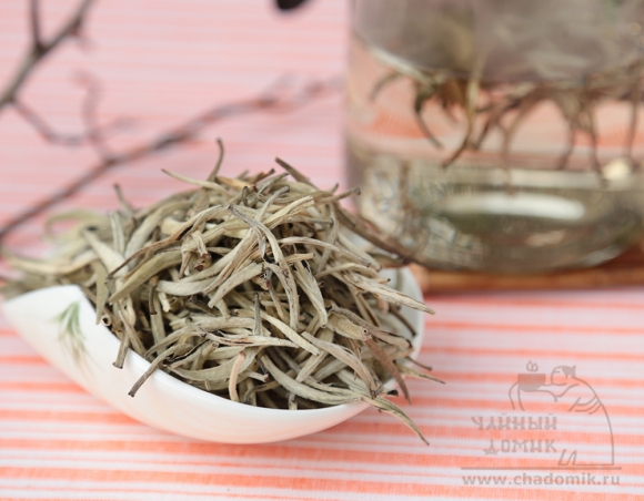 Белый чай 
"Серебряные почки" 
(Инь Я Бай Хао Инь Чжень)
银芽 25 гр