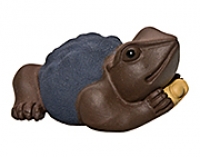 Статуэтка "Трёхлапая жаба с золотым слитком"