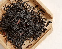 Дикорастущий красный чай со снежной горы (Е Шен Да Сюэ Шань Хун Ча) 25 гр