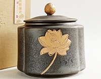 Чайница керамическая "Золотой лотос" в подарочной упаковке