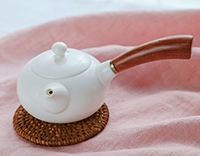 Чайник фарфоровый в японском стиле "Лунный камень"