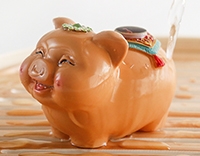 "Свинка" - фигурка, меняющая цвет