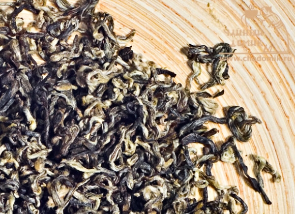 Весенние чайные почки из Дунтина (Дун Тин Чунь Я) 25 гр