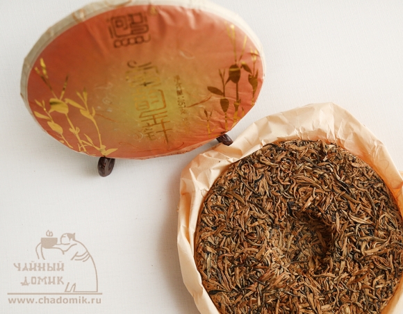 Красный чай лепешка "Золотая игла" опалённая солнцем, 10 гр