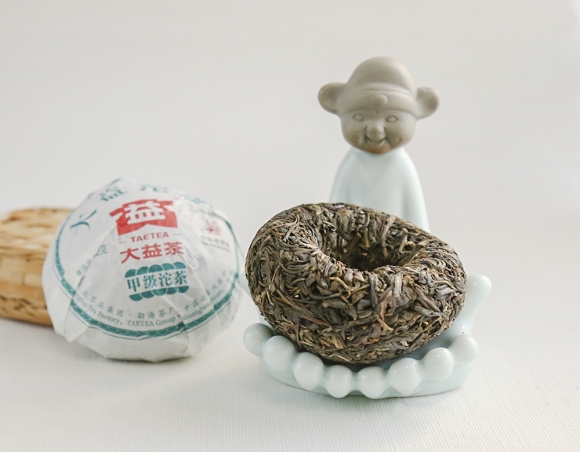 Шен Пуэр Чаша марки "Да И" 2019 год (в разлом), 10 гр